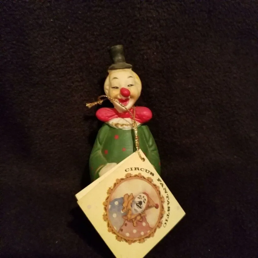 Vintage Willetts Designs Circus Clown Bell 5849 Green Jacket Red BowTie Enesco